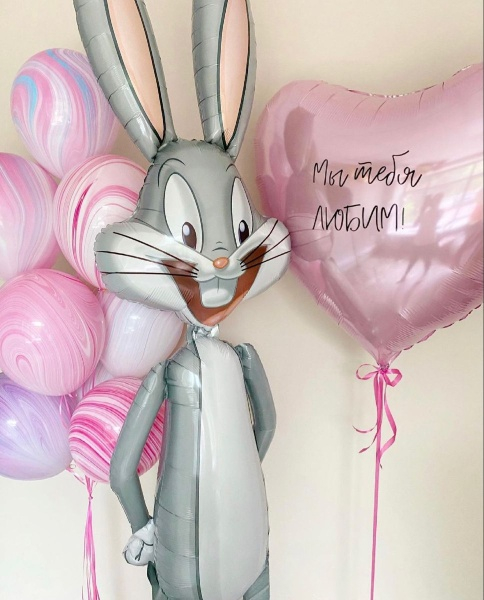 Композиция «Любимый кролик Багз»